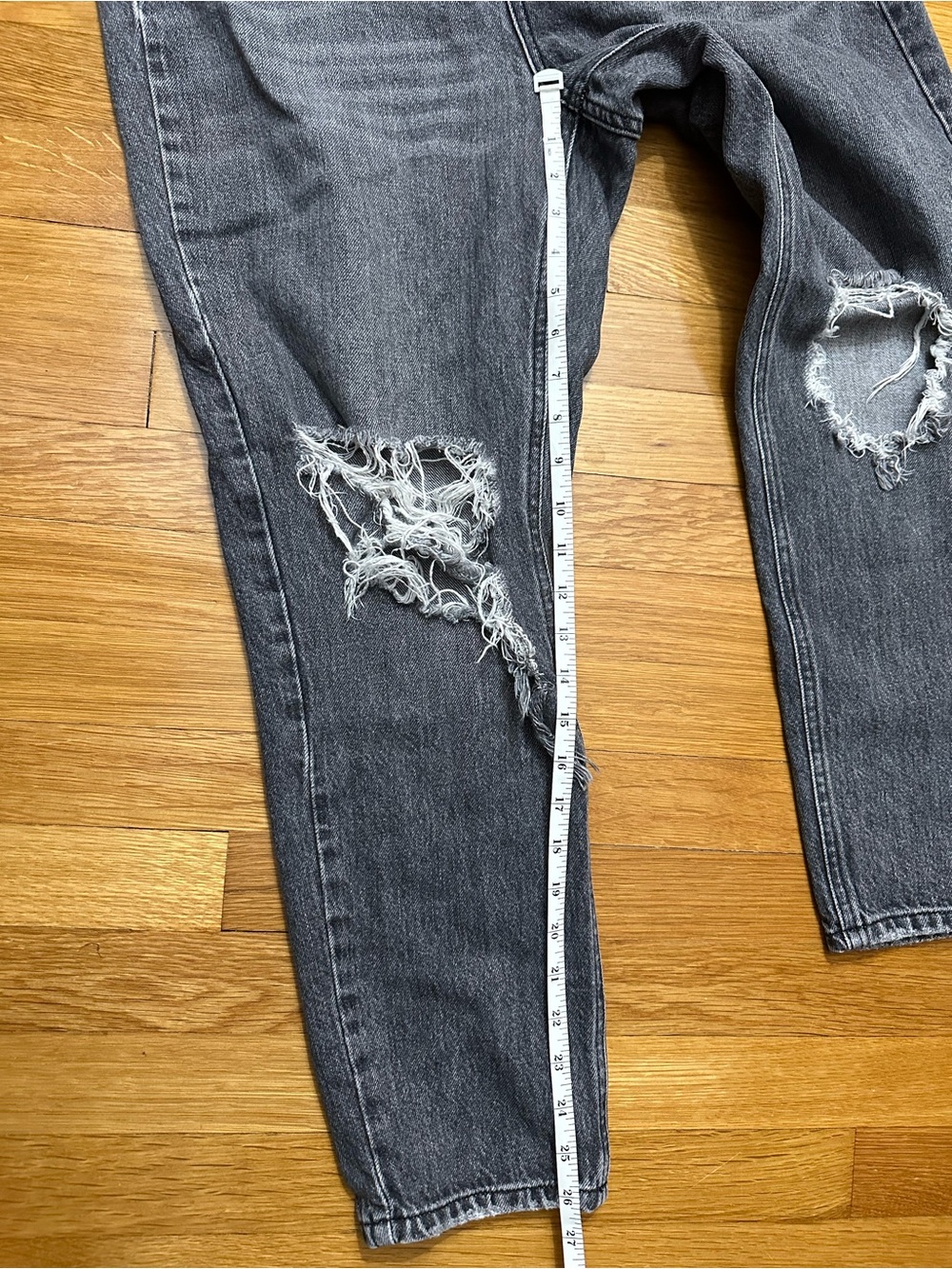 Topshop Women's Relaxed Distressed Black Denim Jeans Size 32 - Picture 6 of 6
